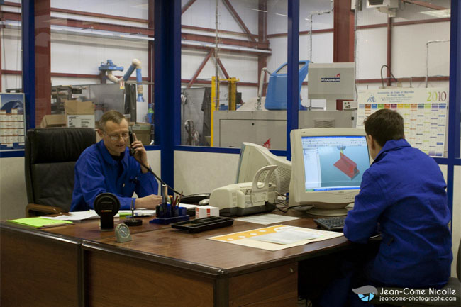 reportage corporate pour admg51 avec images des salariés en action, produits et installations pour réalisation d'une plaquette commerciale