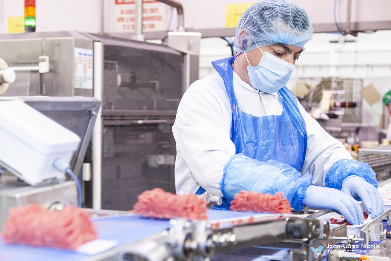 Reportage corporate et portraits en action pour Elivia, fabrication de produits élaborés en industrie agro-alimentaire