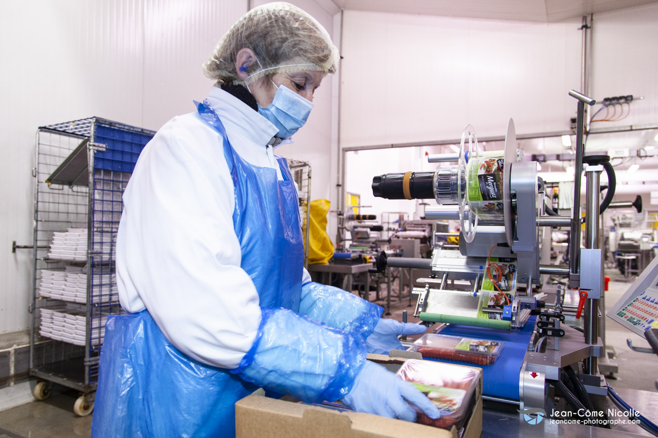 Reportage corporate et portraits en action pour Elivia, fabrication de produits élaborés en industrie agro-alimentaire