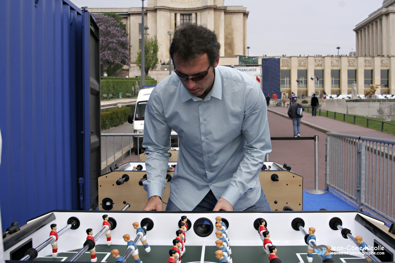 Reportage évènementiel à l'occasion de la finale de la coupe de l'UEFA pour le compte d'une filiale d'Adidas sur le Trocadéro avec la présence de Michel Blanc et de Boris Becker, Paris, IDF, France. 